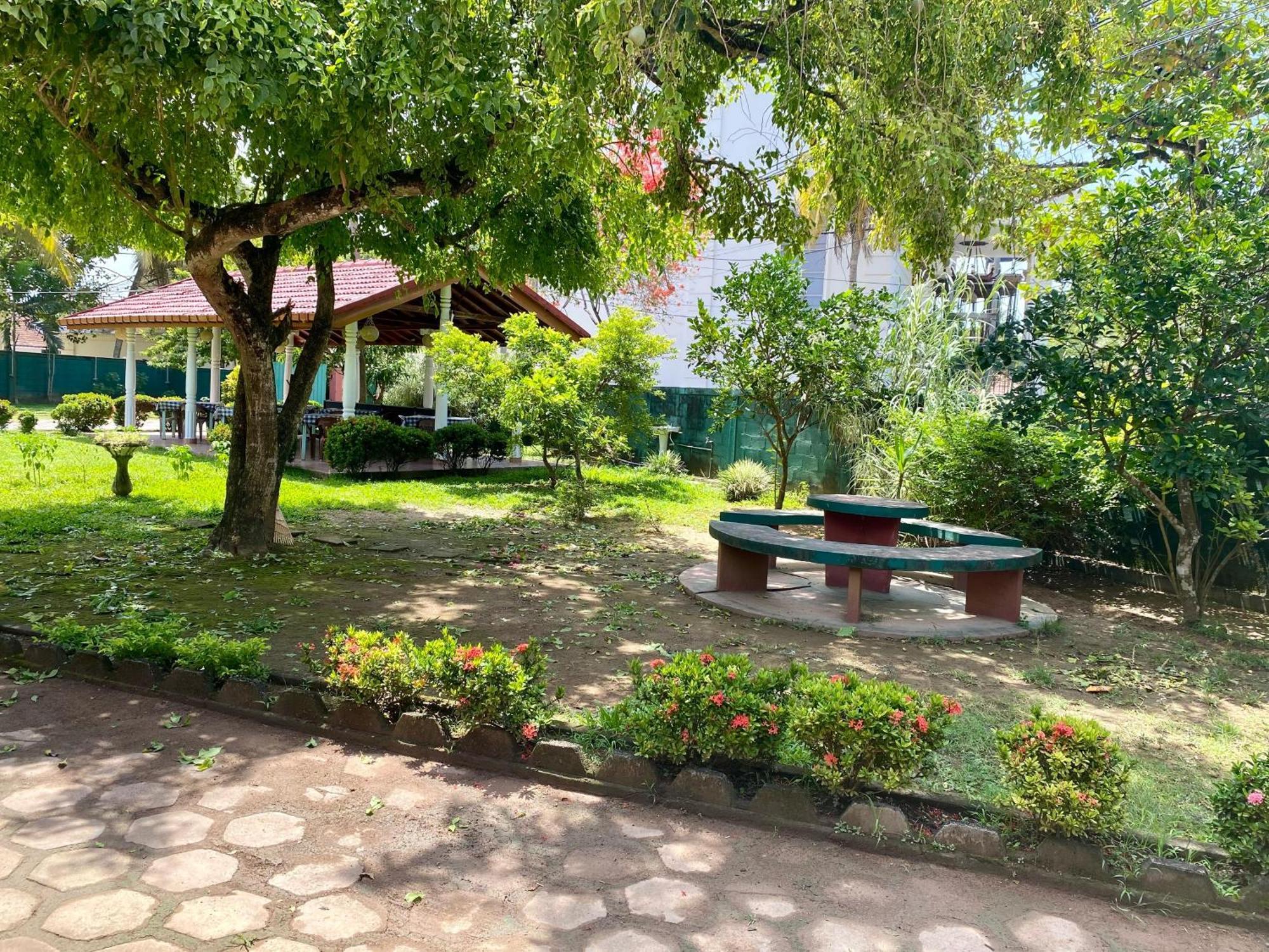 Hotel Tk Green Garden Matara Dış mekan fotoğraf